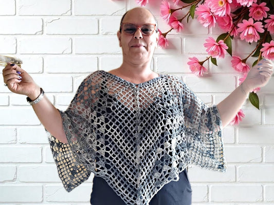 Poncho Tintarella realizzato con 250 gr di Cotone Tintarella Adriafil