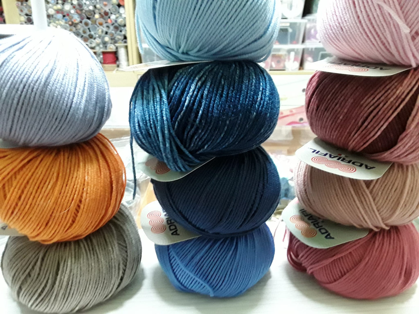 PRIMULA ADRIAFIL 50 GR METRI 150 100% lana (merino extra fine) Ferri: 4mm