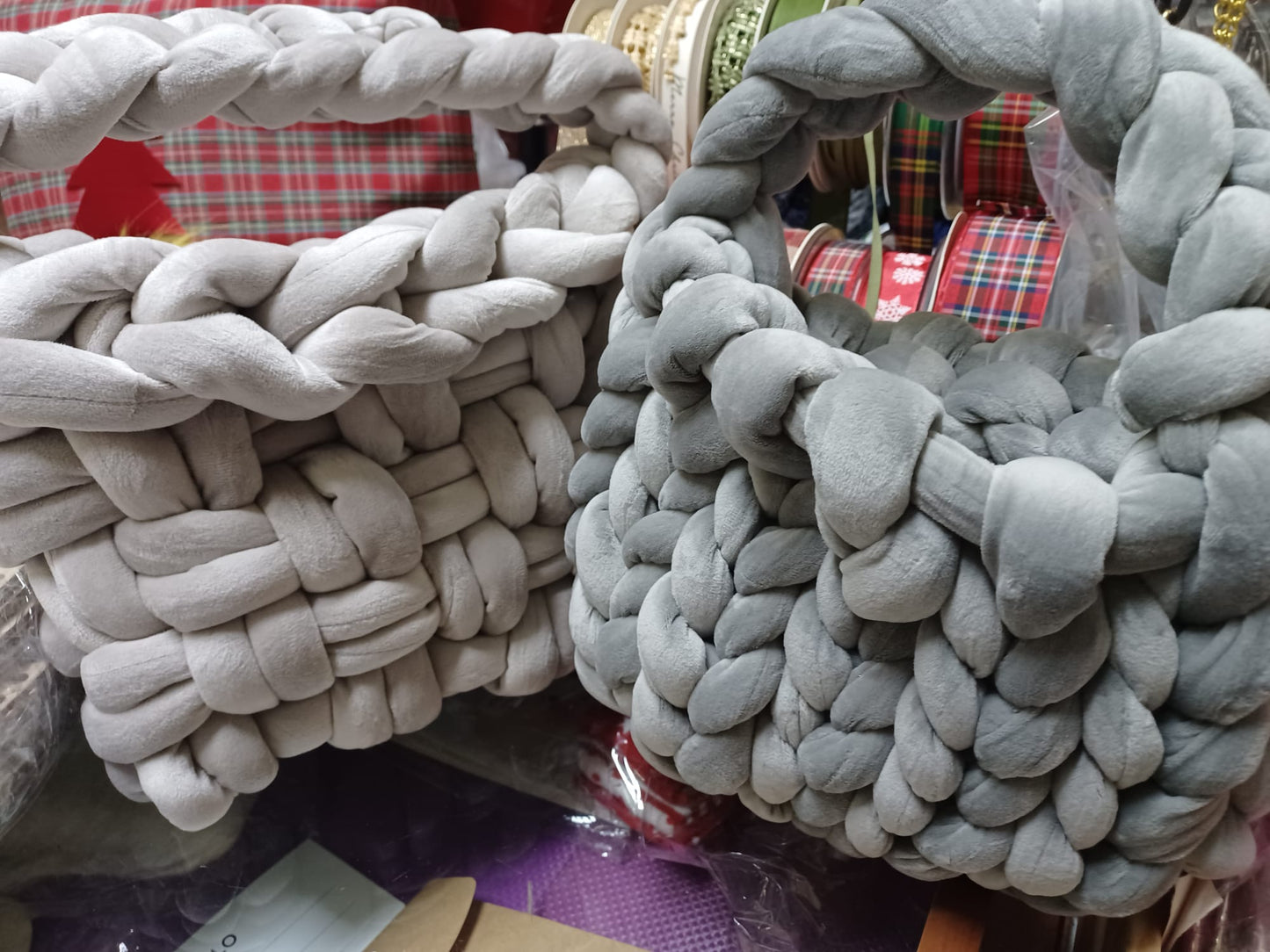 Velvet gomitolone da 500g per realizzare una borsa con le mani
