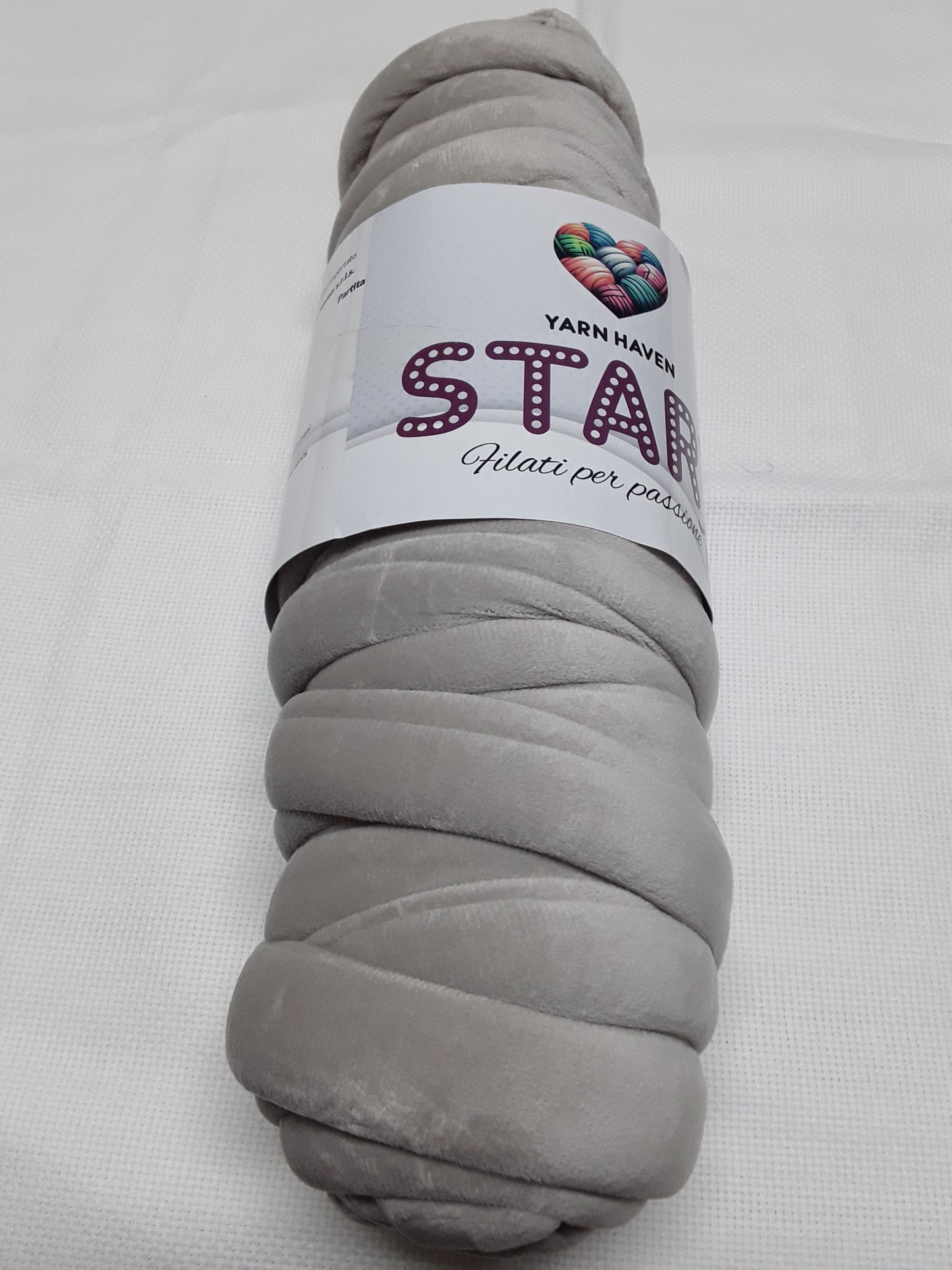 Velvet gomitolone da 500g per realizzare una borsa con le mani