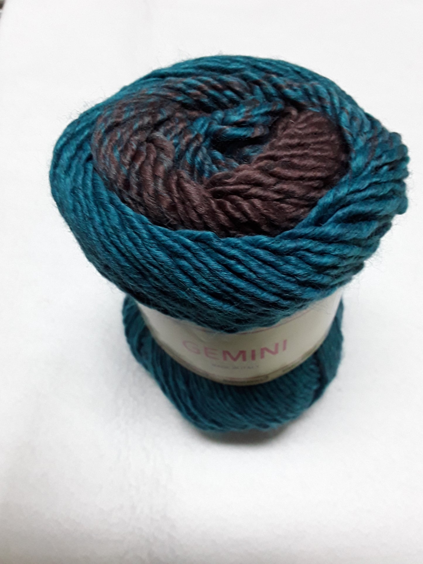 Gemini 25% Lana Merinos - 75% PC Microfibra Filato in Gomitolo da 100 gr (Lunghezza: 190 m. ca.) Ferri: 6 - 6,5 Uncinetti: 6