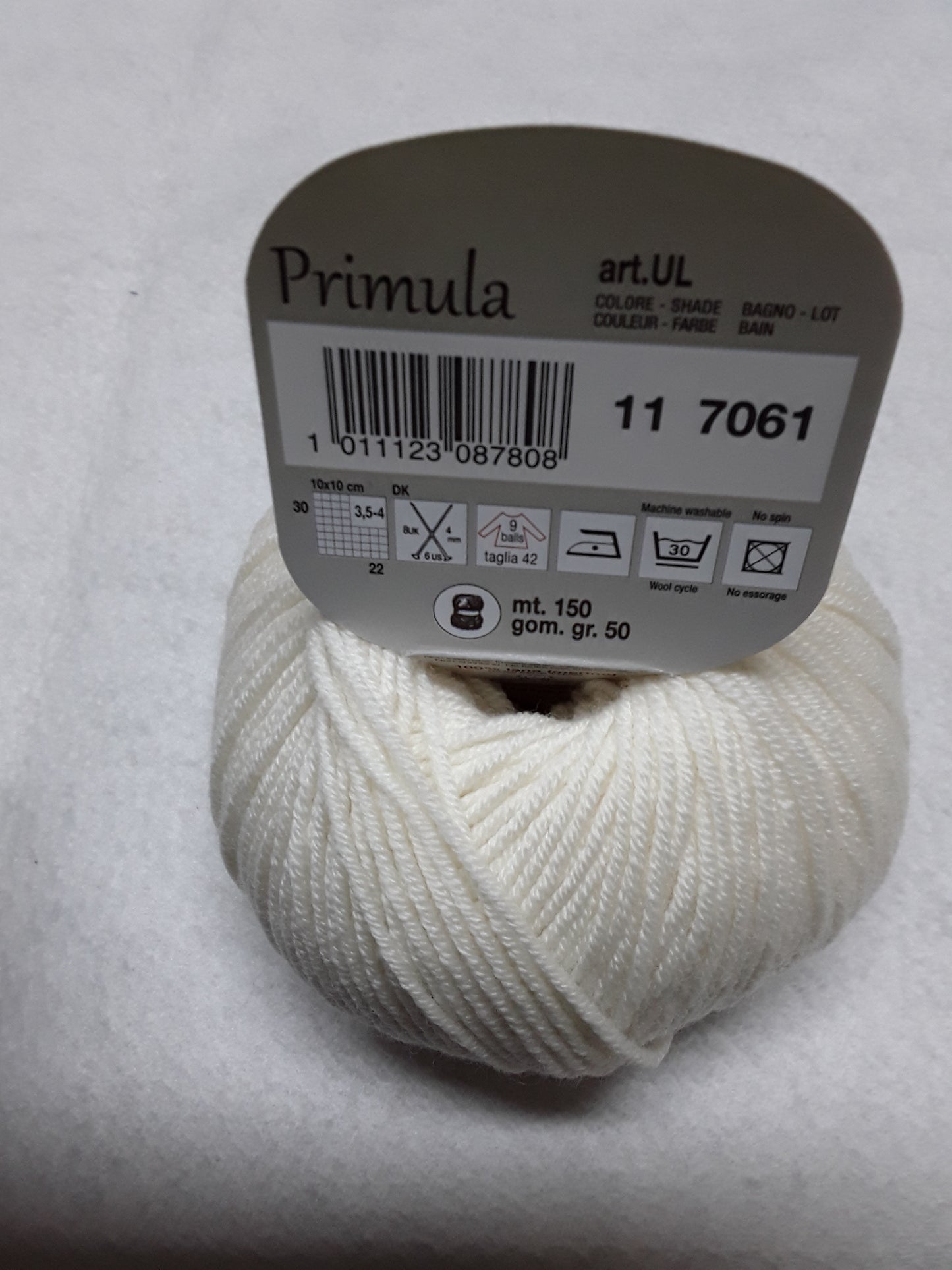 PRIMULA ADRIAFIL 50 GR METRI 150 100% lana (merino extra fine) Ferri: 4mm