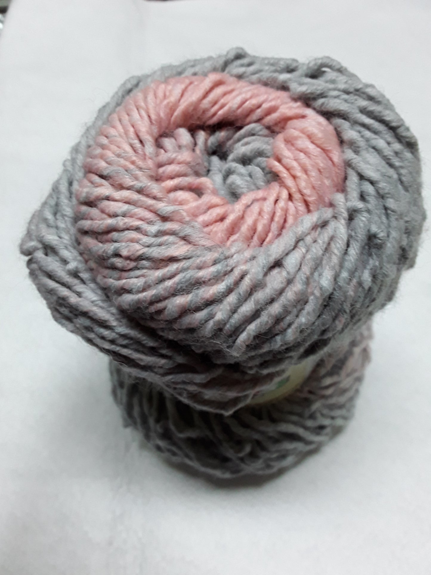 Gemini 25% Lana Merinos - 75% PC Microfibra Filato in Gomitolo da 100 gr (Lunghezza: 190 m. ca.) Ferri: 6 - 6,5 Uncinetti: 6