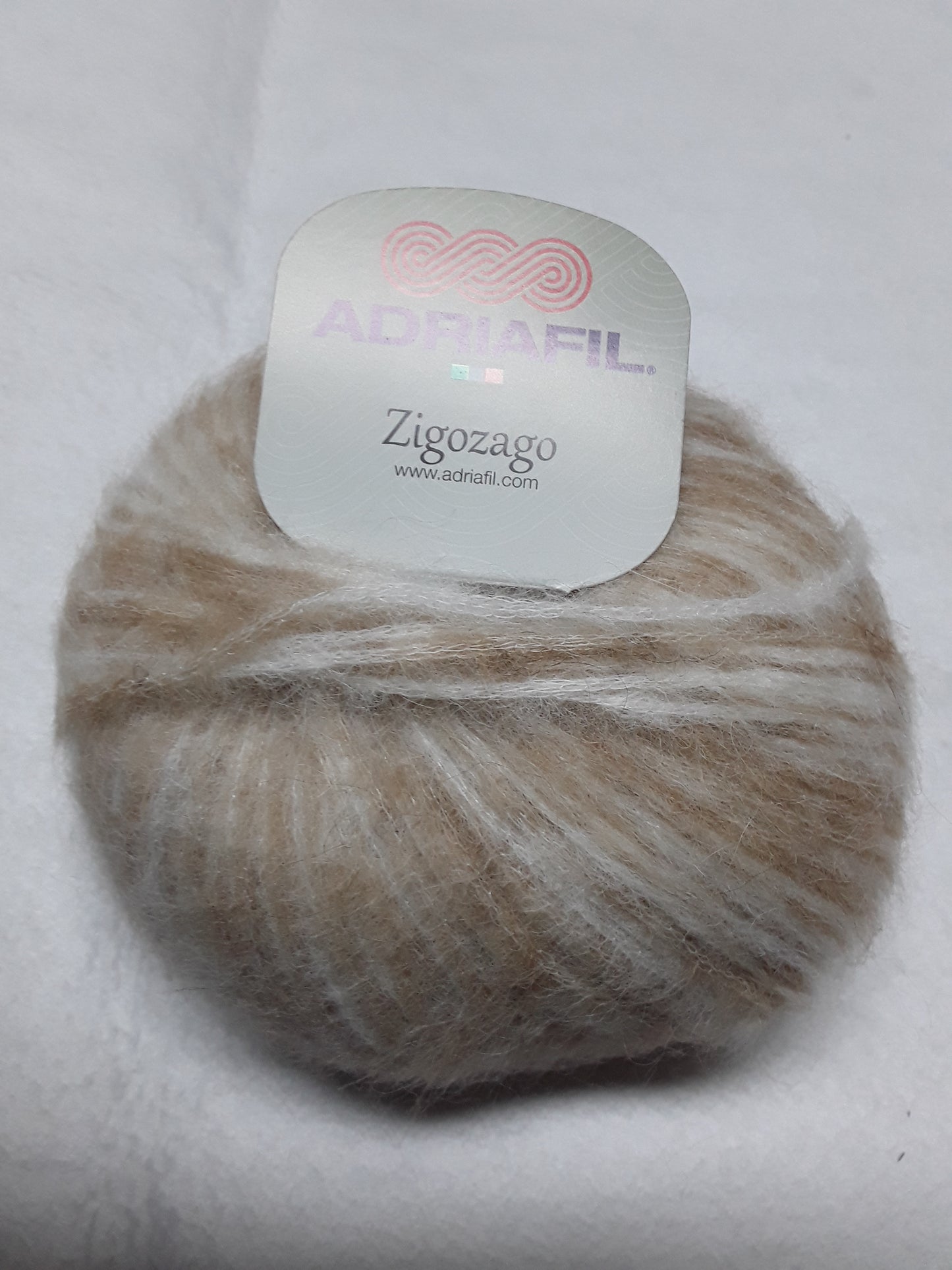 Zigozago Adriafil 50gr per 200 metri si lavora con ferri dal 5 al 10 37%alpaca 36% lana 27% poliammide